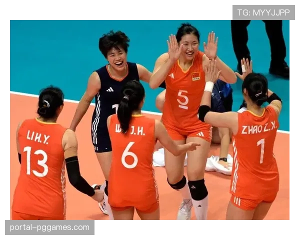 韩国女排队员赛后向观众赠送签名排球 引发抢购热潮 韩国女排队员赛后向观众赠送签名排球 引发抢购热潮